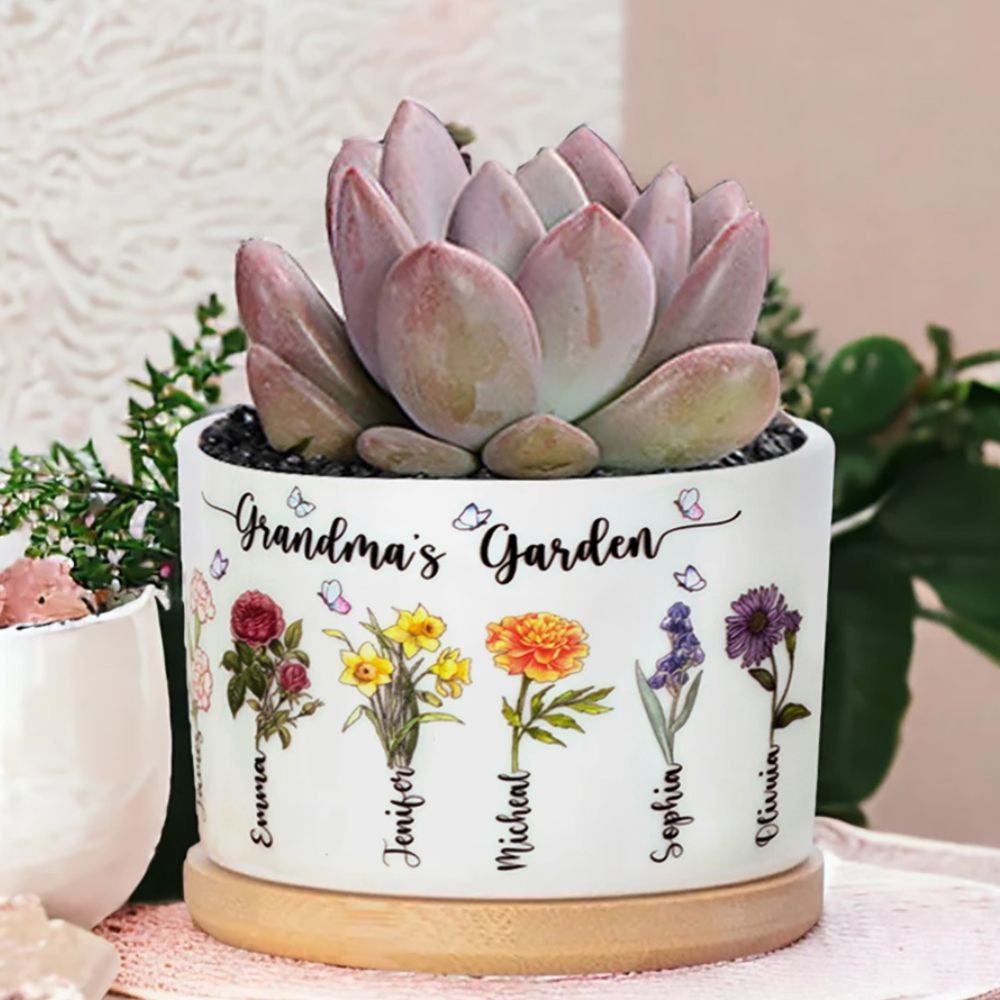 Personalized Birth Month Flower Pots with Grandkids Names, Mothers Day Gift for grandma,Gigi, Grammy, Mom, Nana