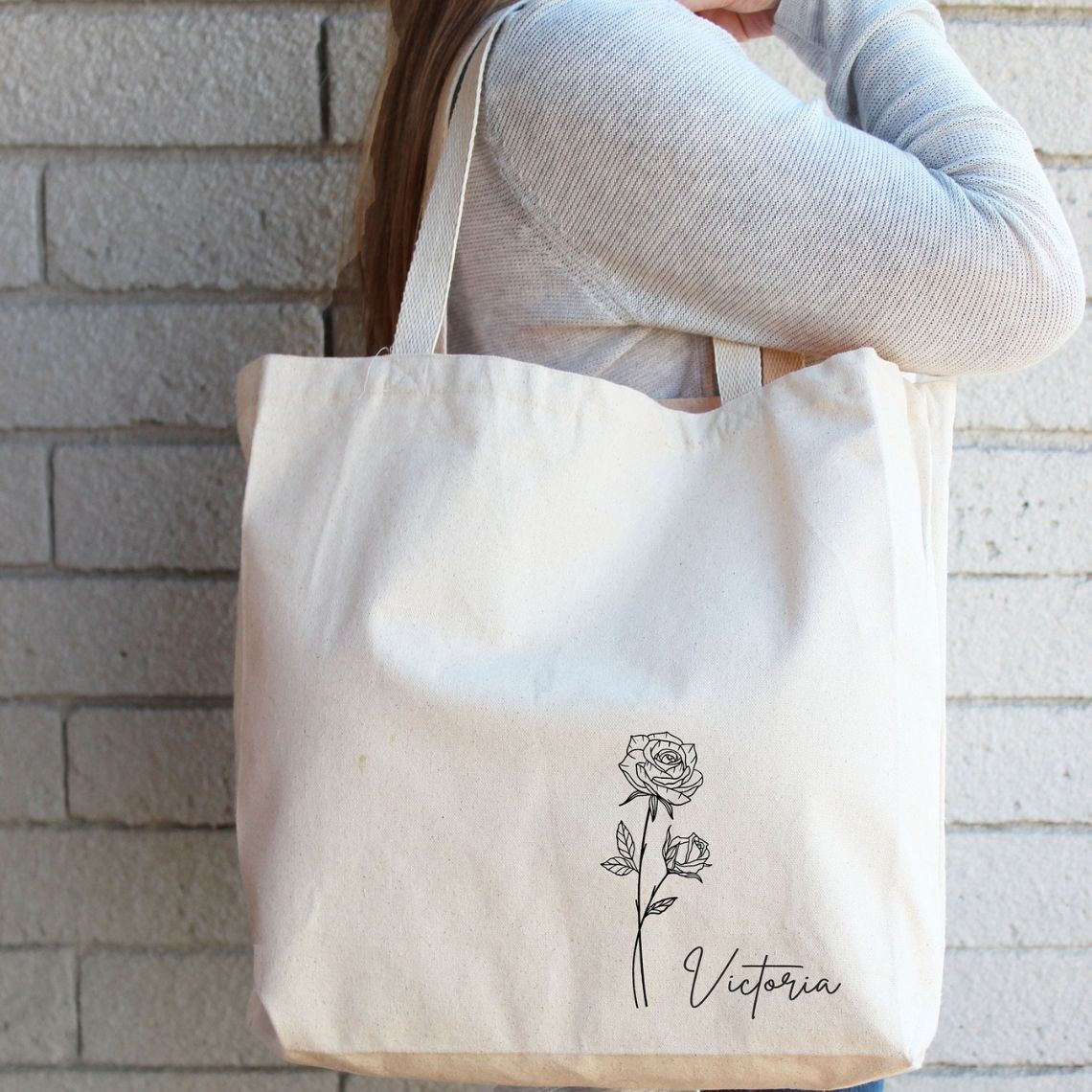 Engraved birthday flower tote bag，Personalized Beach Straw Bags,Custom Bridesmaid Burlap Bags,Jute bags,Mini Totes,Bachelorette Party gifts,Jute Bag for Girls,Wedding party.